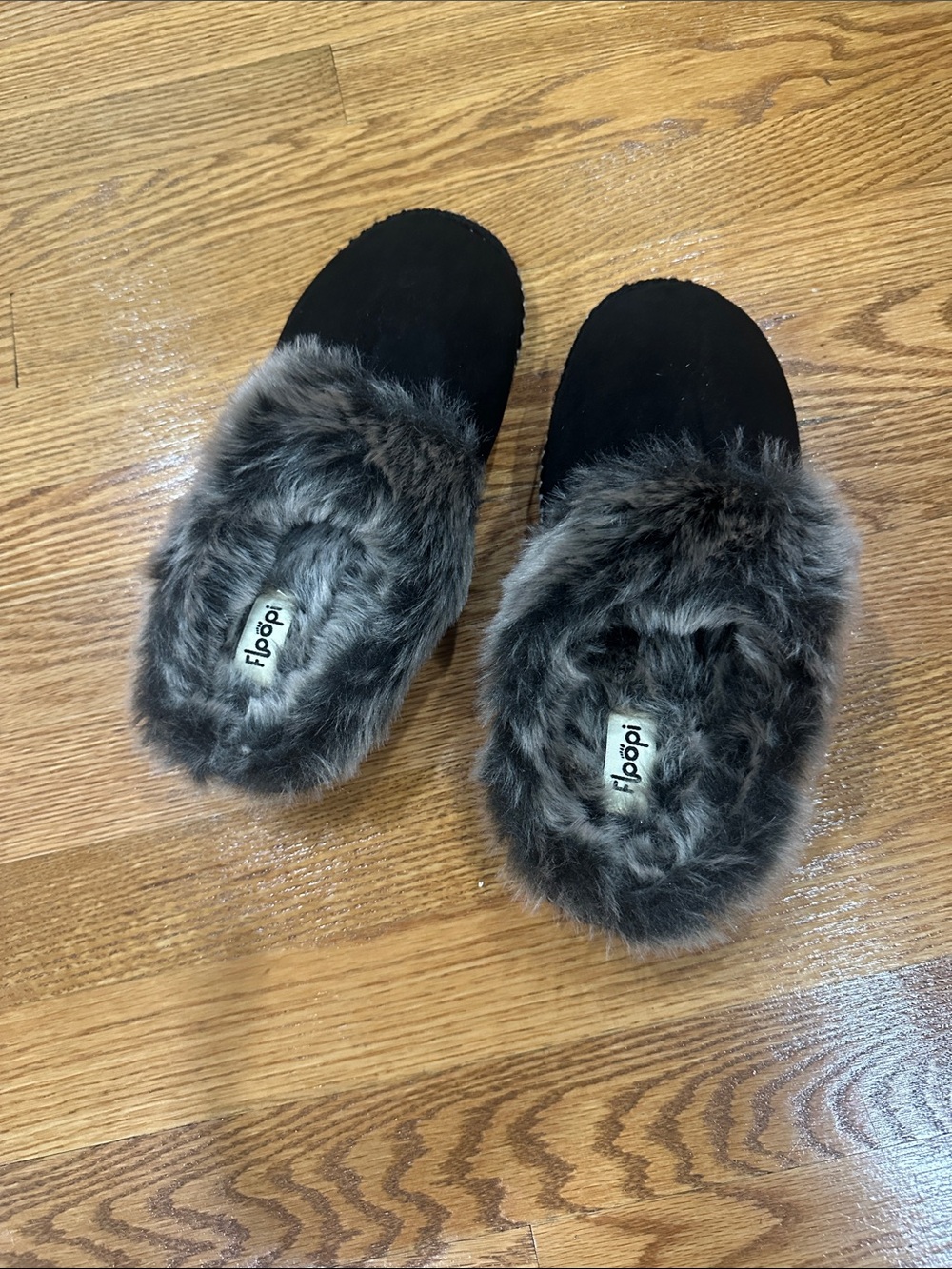 Flopi Women's Black Slippers with Gray Faux-Fur Trim